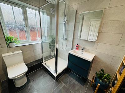 Ensuite & Sauna